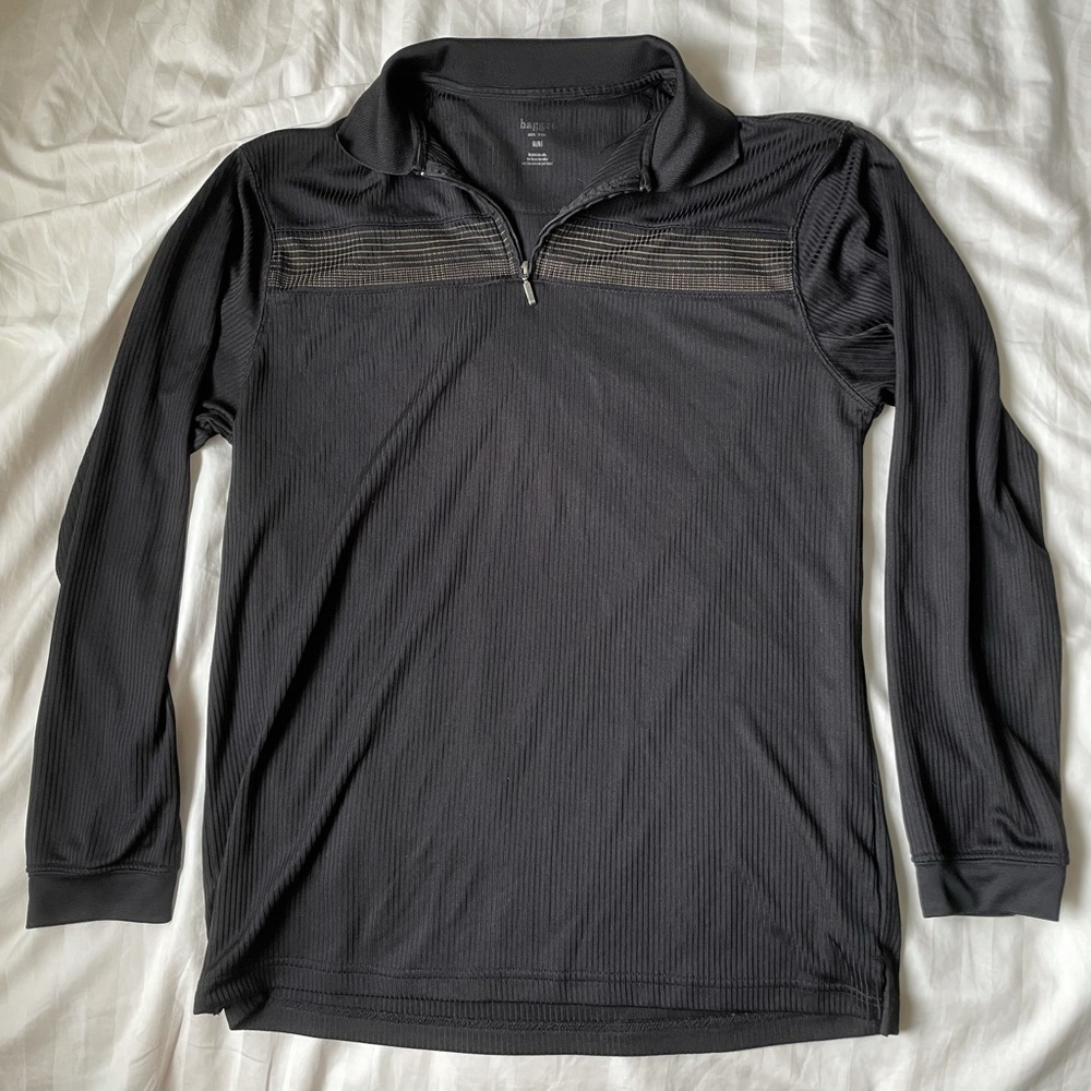 Black long sleeve dry fit Baggar quarter zip
